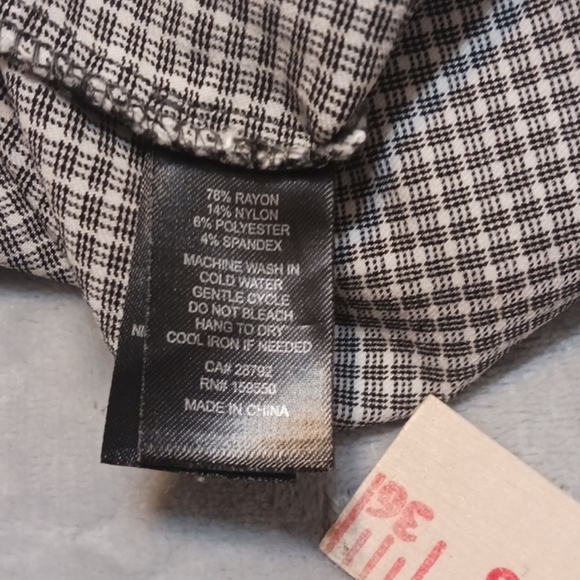 Mossimo | Women’s Stretch Black/White Cropped Capri Pants Size 8 - Picture 6 of 9